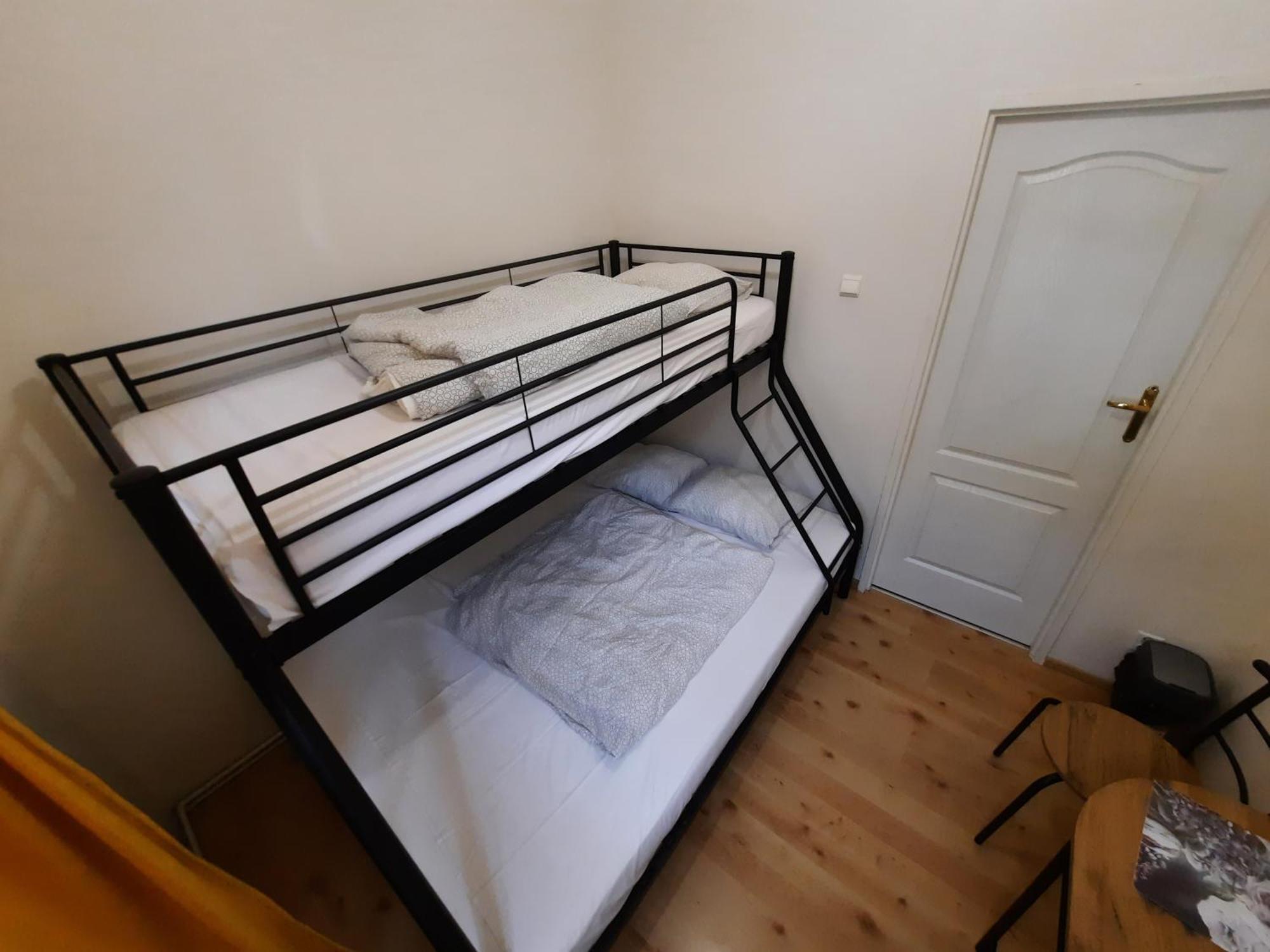 Lorf Hostel&Coffee Krakow Bagian luar foto