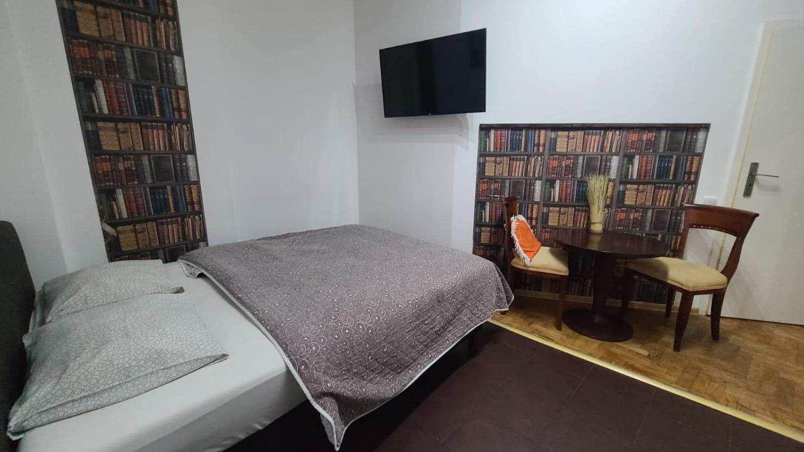 Lorf Hostel&Coffee Krakow Bagian luar foto