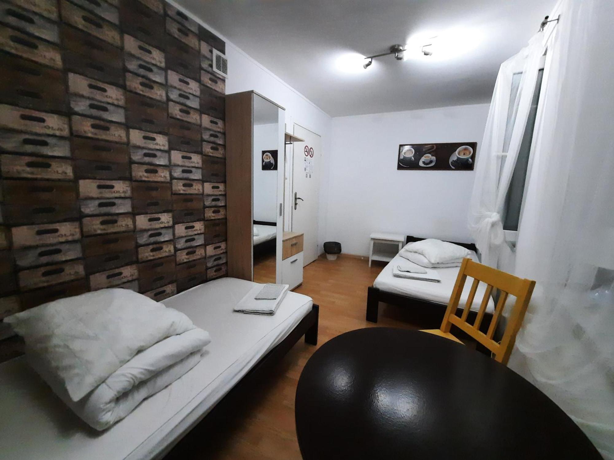 Lorf Hostel&Coffee Krakow Bagian luar foto